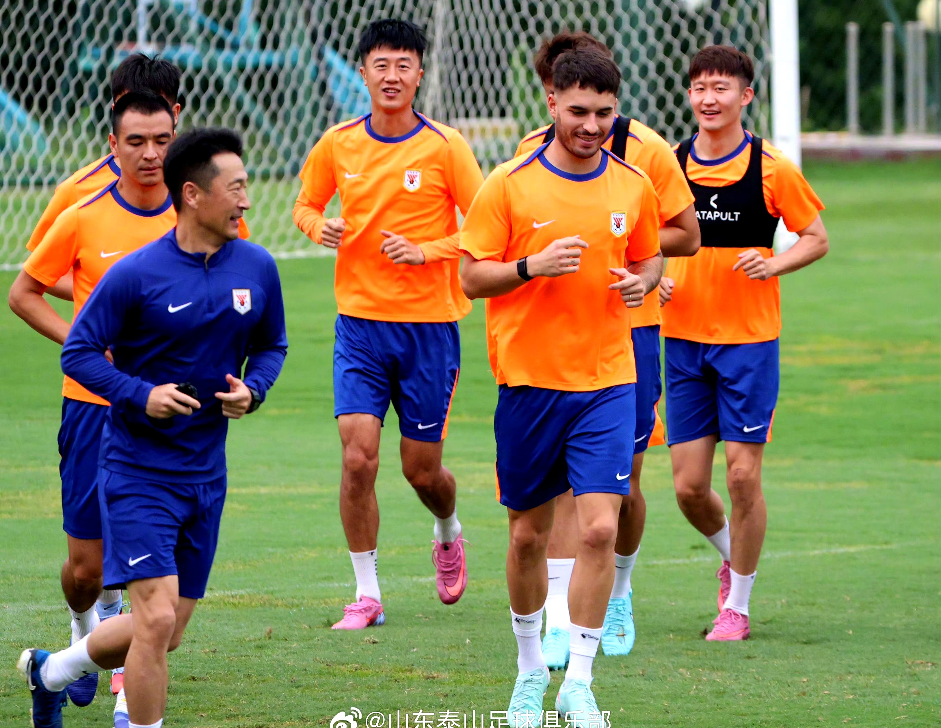 long8-山东泰山防线松动备战法甲国际比赛日拉齐奥备战法国杯，连对手都承认：勒沃库森迎来里程碑备战NBA季后赛的简单介绍