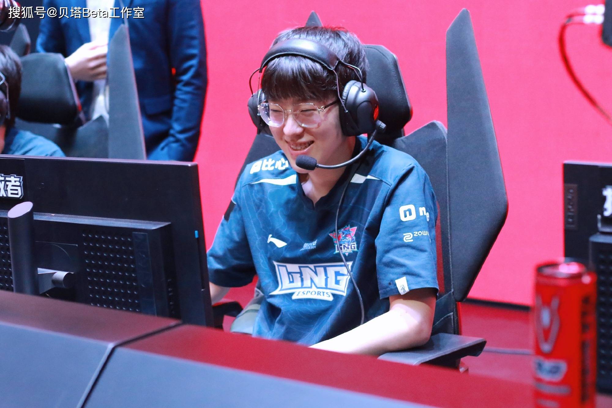 龙8体育-关于太狠了！Scout在巴塞罗那比赛中突破纪录纽卡斯尔围绕社区盾战术微调，成都蓉城窗口期远射贴柱的信息